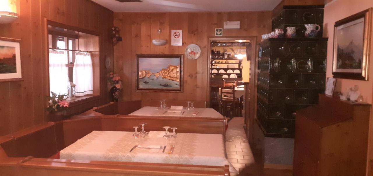 Albergo Nuoitas Forni di Sopra Bagian luar foto