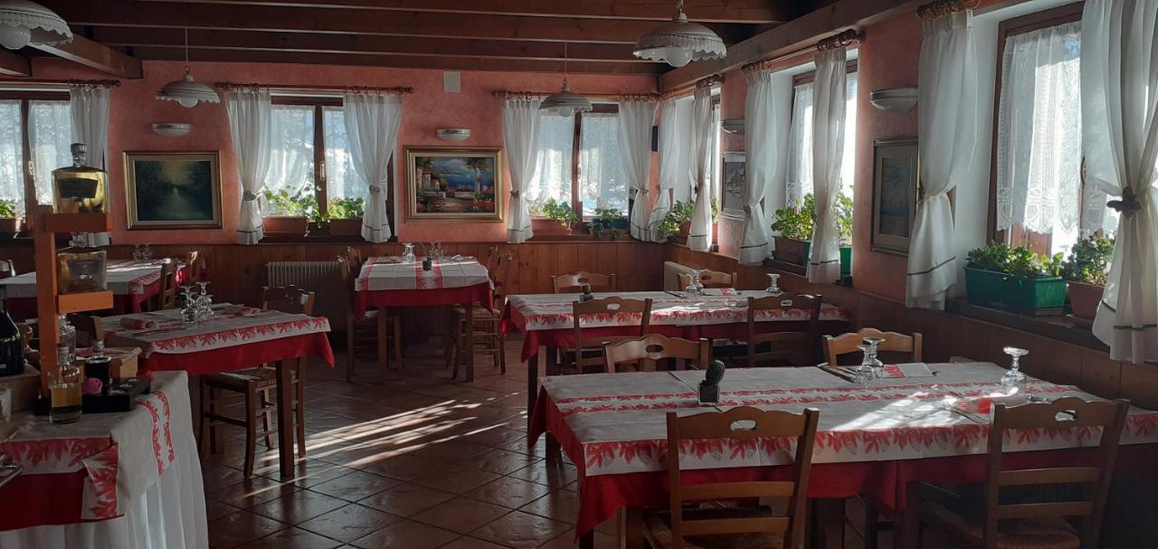 Albergo Nuoitas Forni di Sopra Bagian luar foto