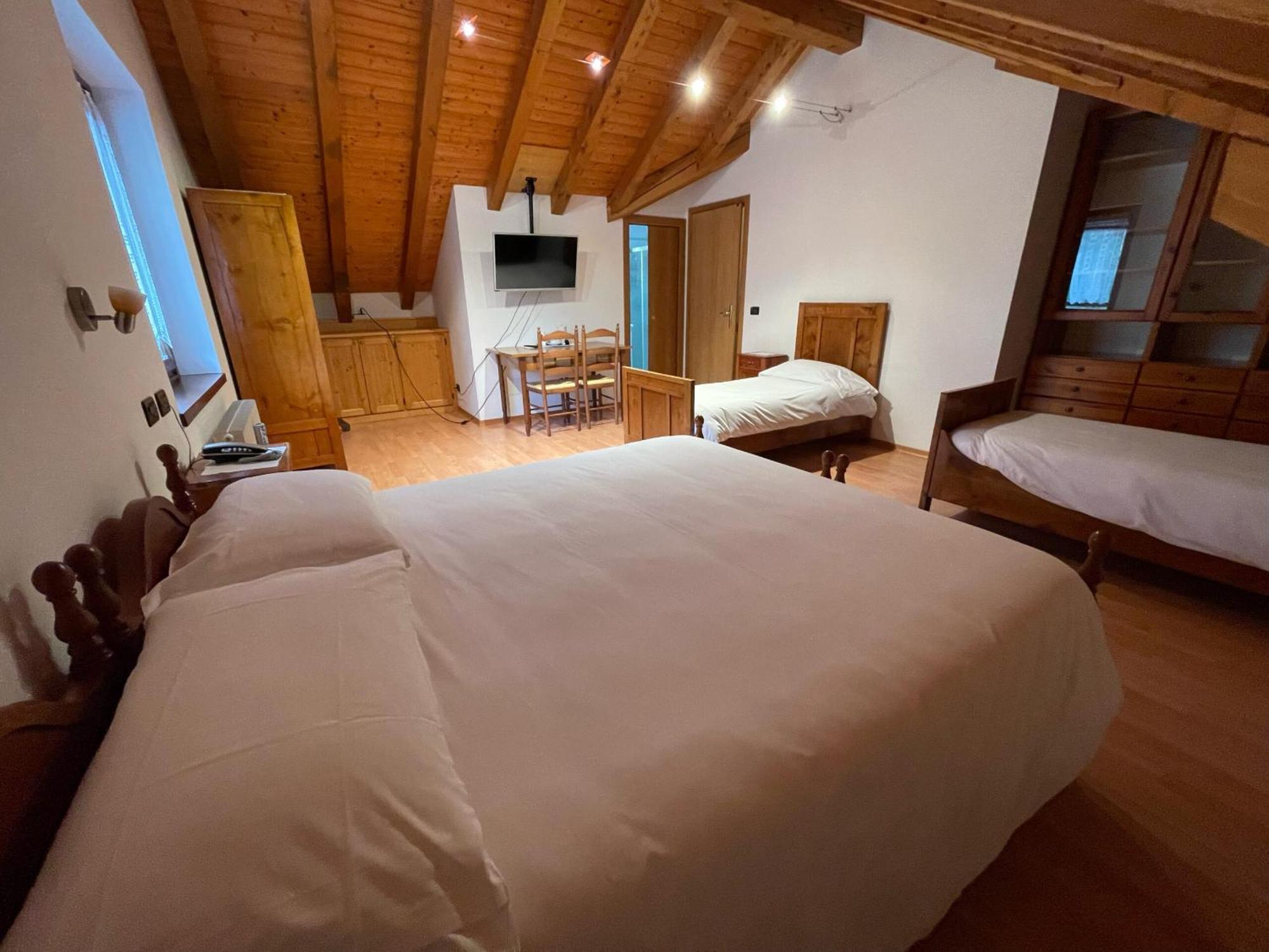 Albergo Nuoitas Forni di Sopra Bagian luar foto