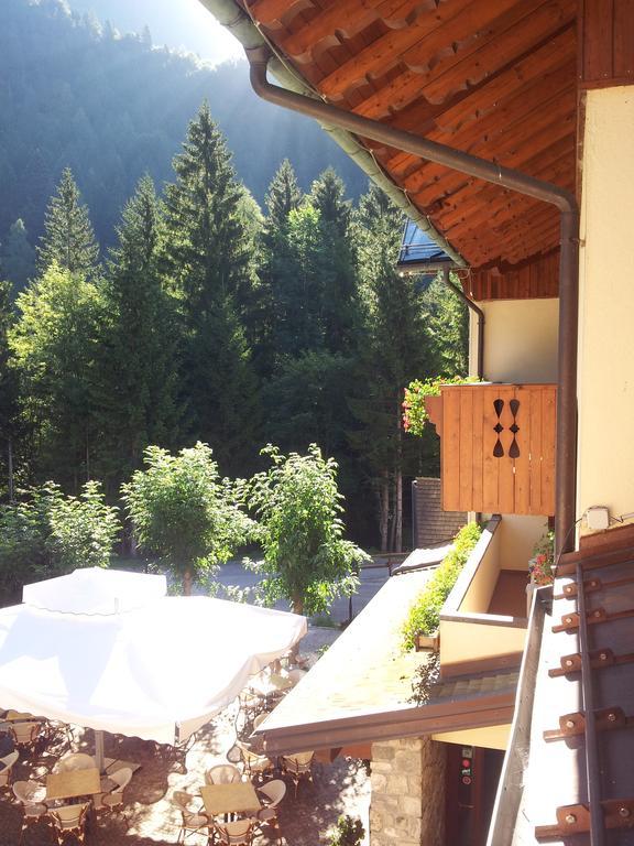 Albergo Nuoitas Forni di Sopra Bagian luar foto